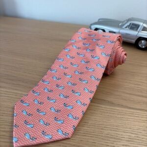 Stylish Salmon Tommy Hilfiger Whale Pattern Tie